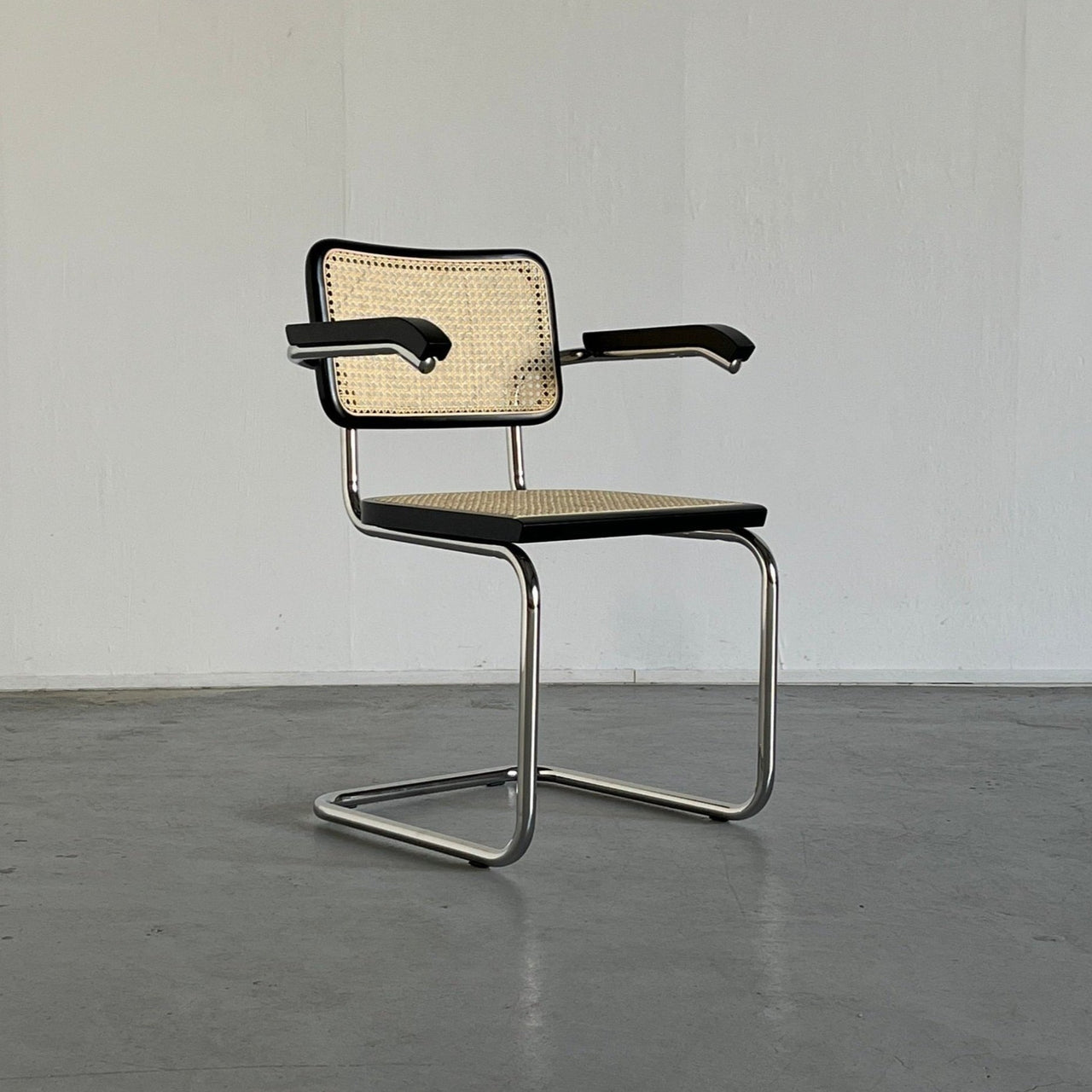 Modern Cantilever Chair