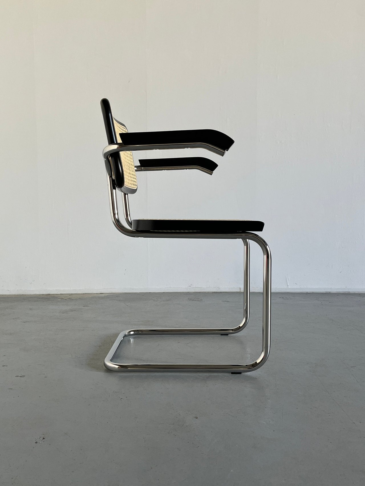 Modern Cantilever Chair